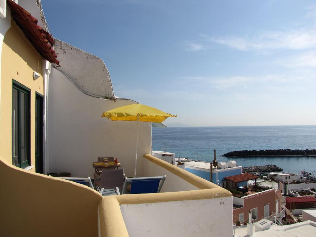 Appartamenti Casa Del Sole Sant'Angelo  الغرفة الصورة