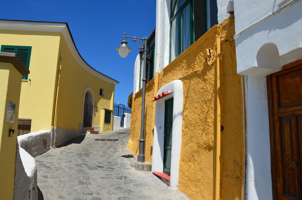 Appartamenti Casa Del Sole Sant'Angelo  الغرفة الصورة